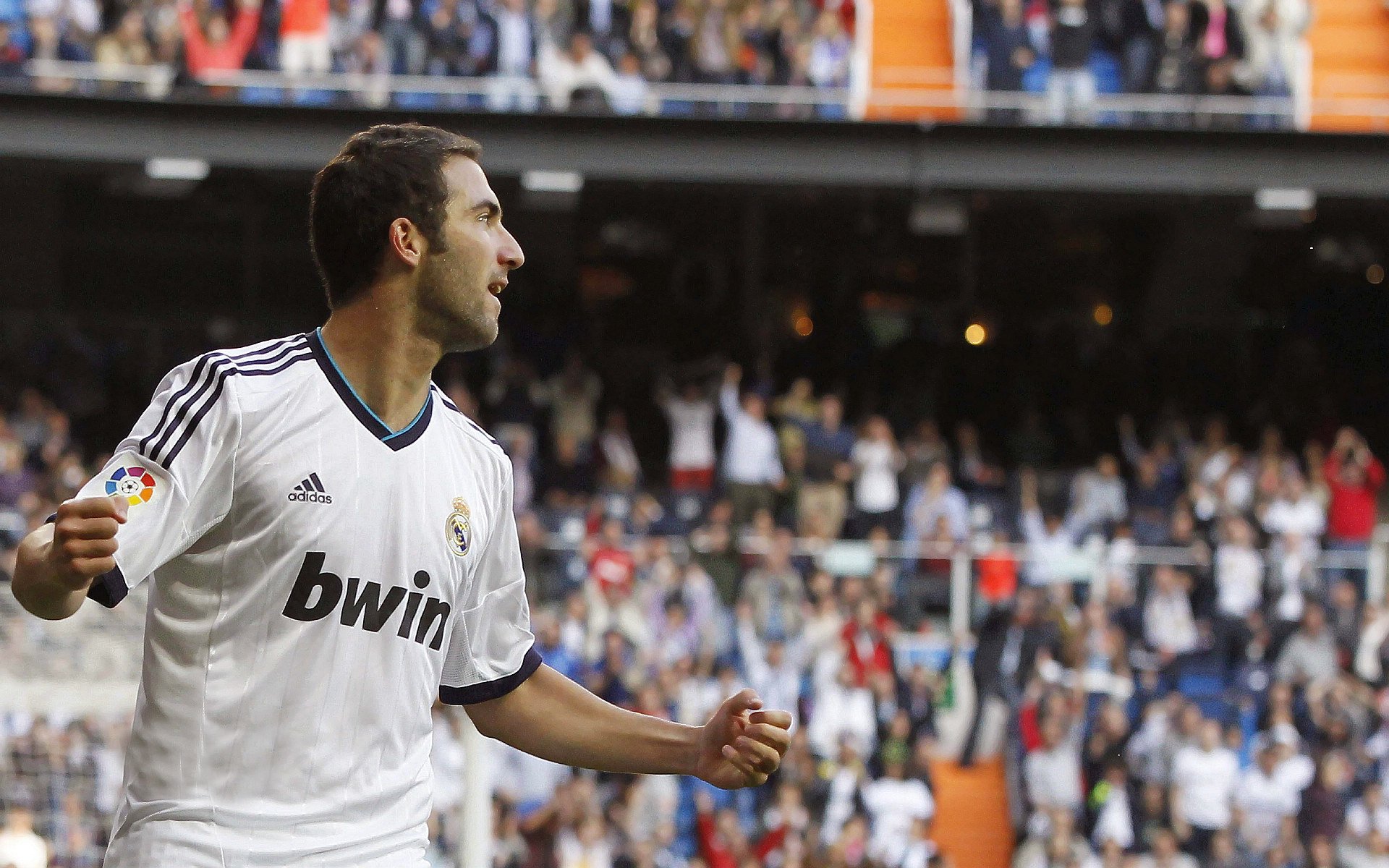 未来智能足球场馆将实现全场物联网连接,提升管理智能化水平,智能球场管理系统